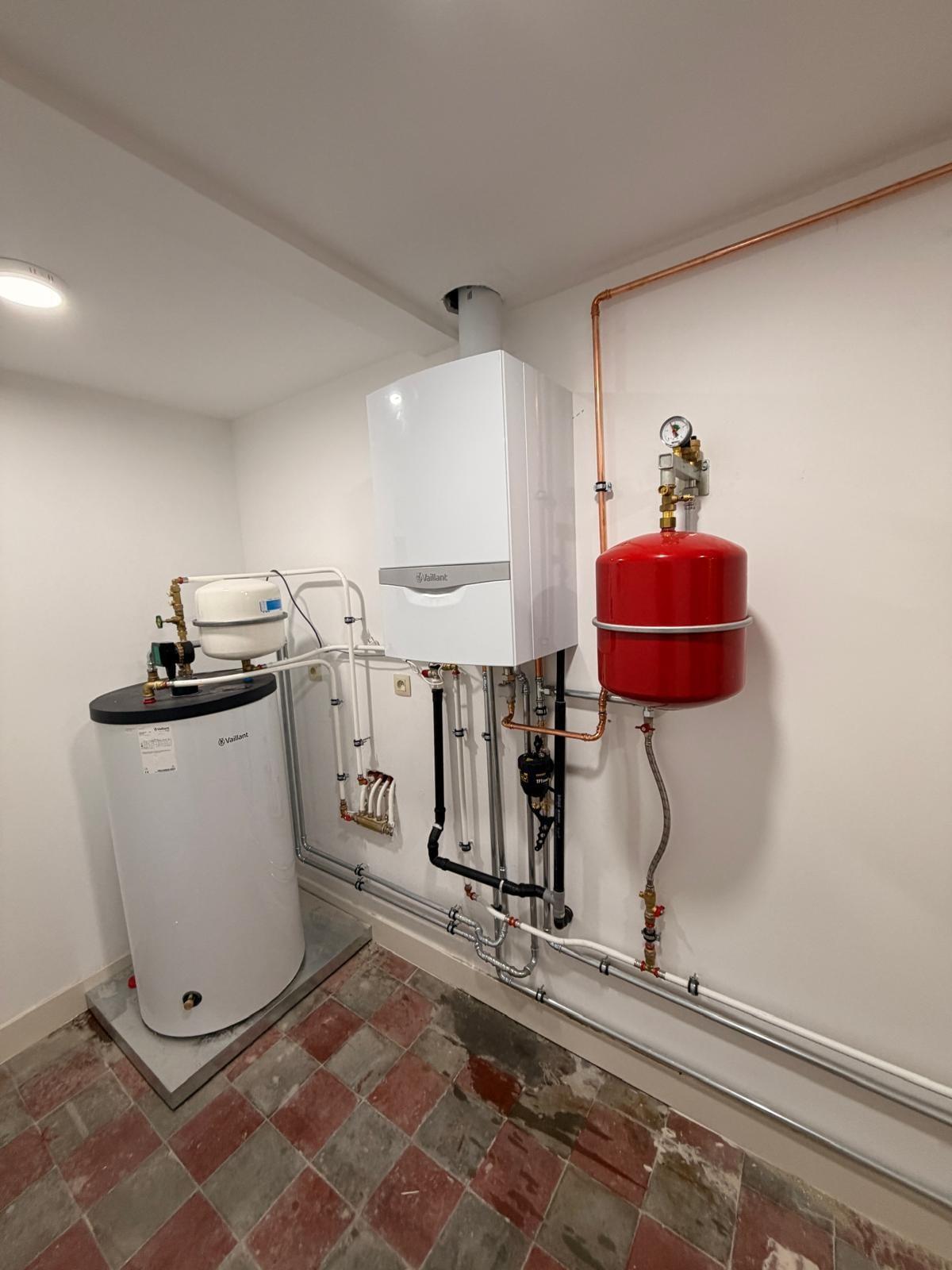 Installation complète d’une chaudière gaz et d’un boiler par Vaneco